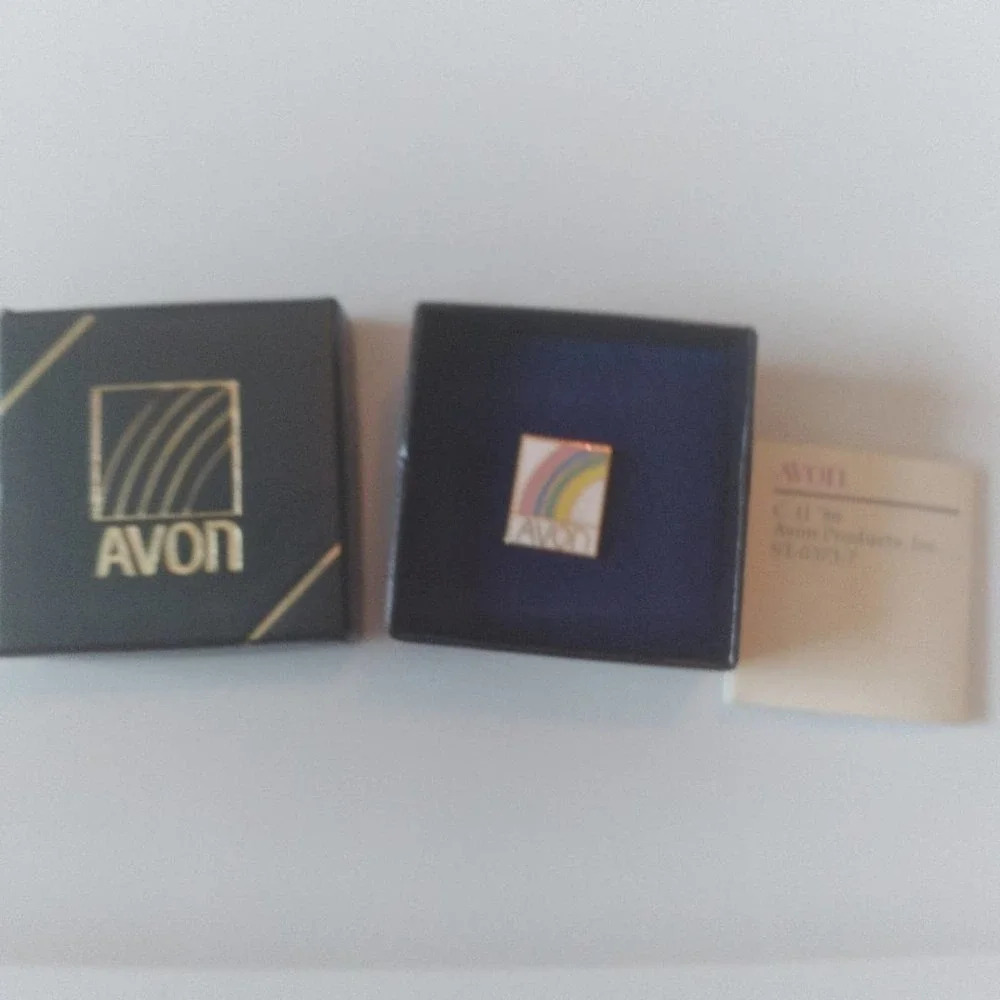 Avon Rainbow Pin New In Box